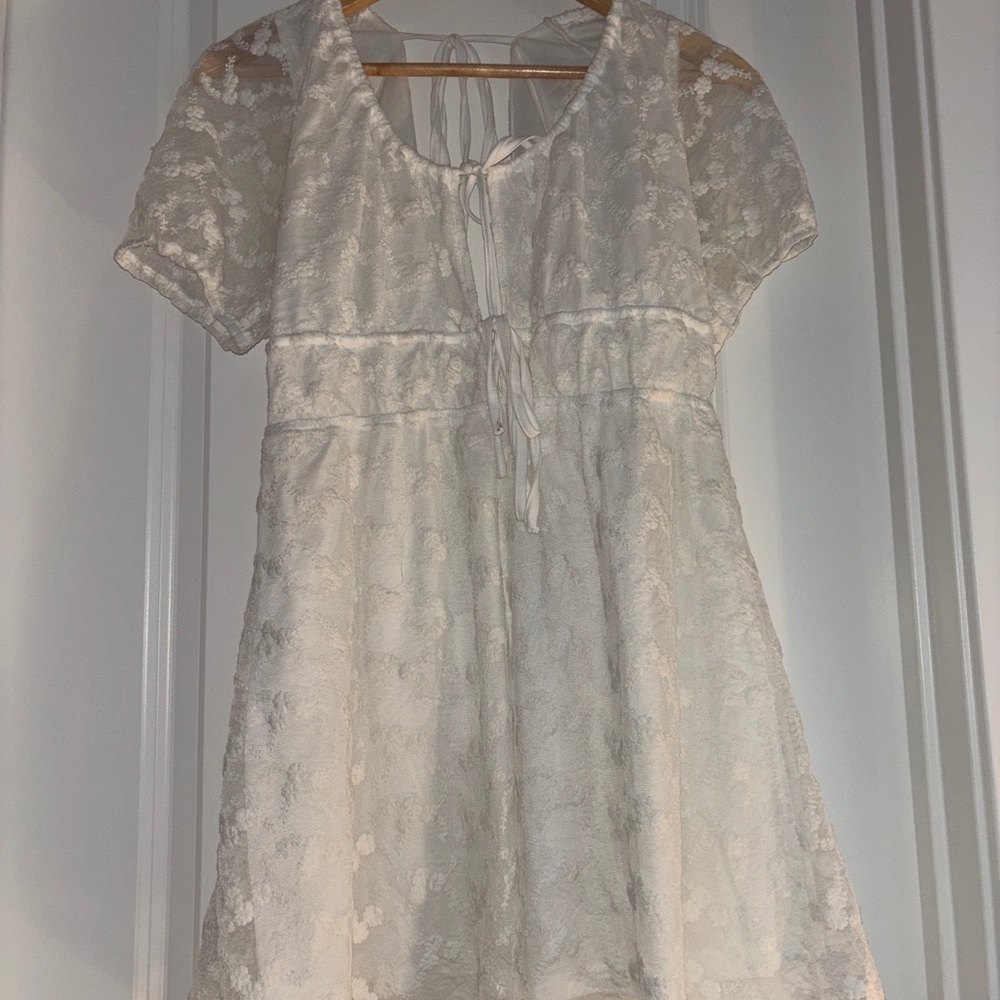 Elegant White Lace Dress